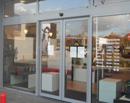 Portes d'entrées du magasin de chaussures BERCA à Mouscron