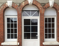 Chassis blanc PVC avec porte
